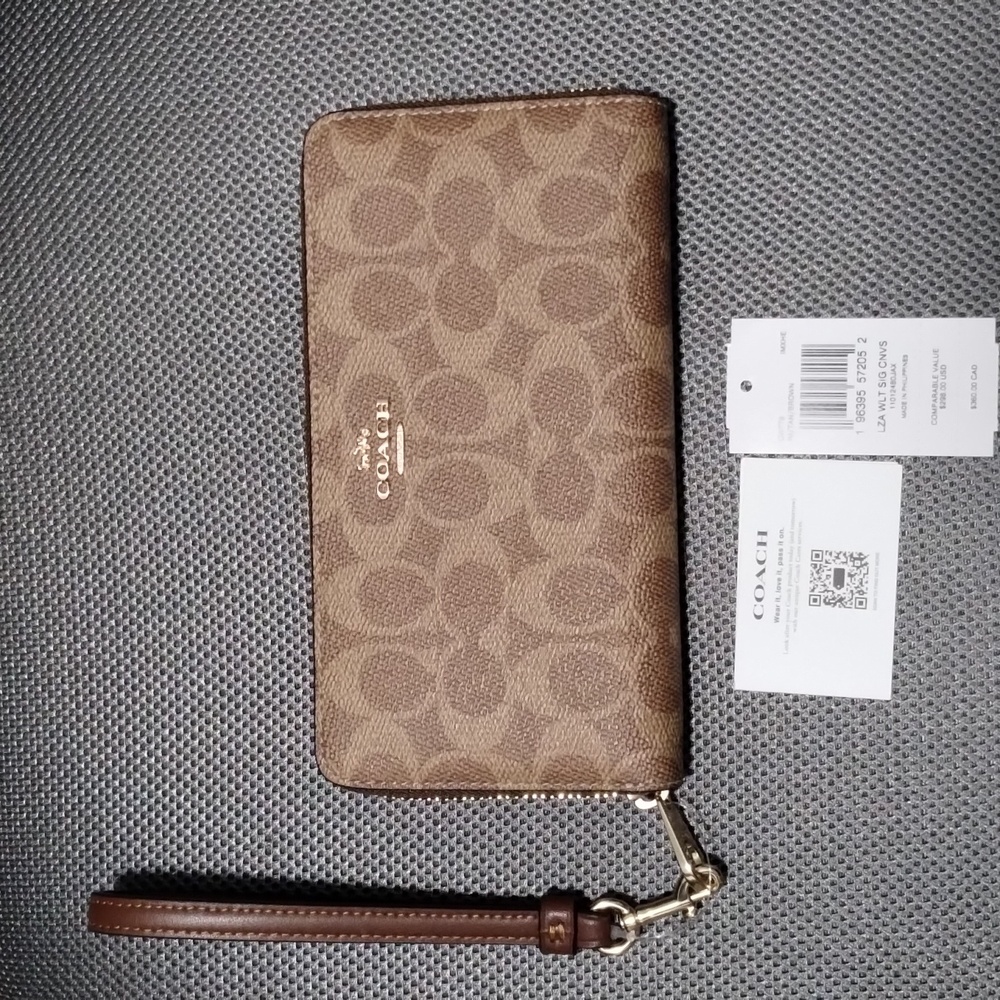 NWT Coach Long Zippy Wallet With Wristless Strap In Signature Canvas